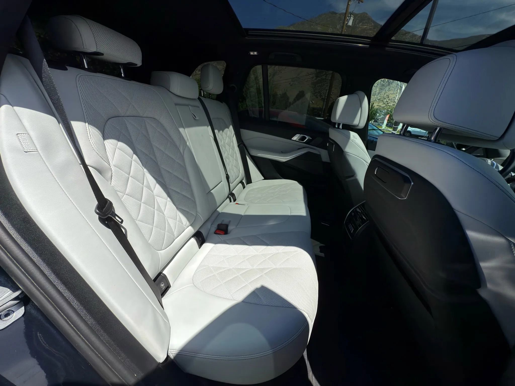 Used 2024 BMW X5 xDrive40i w/ M Sport Package image 8