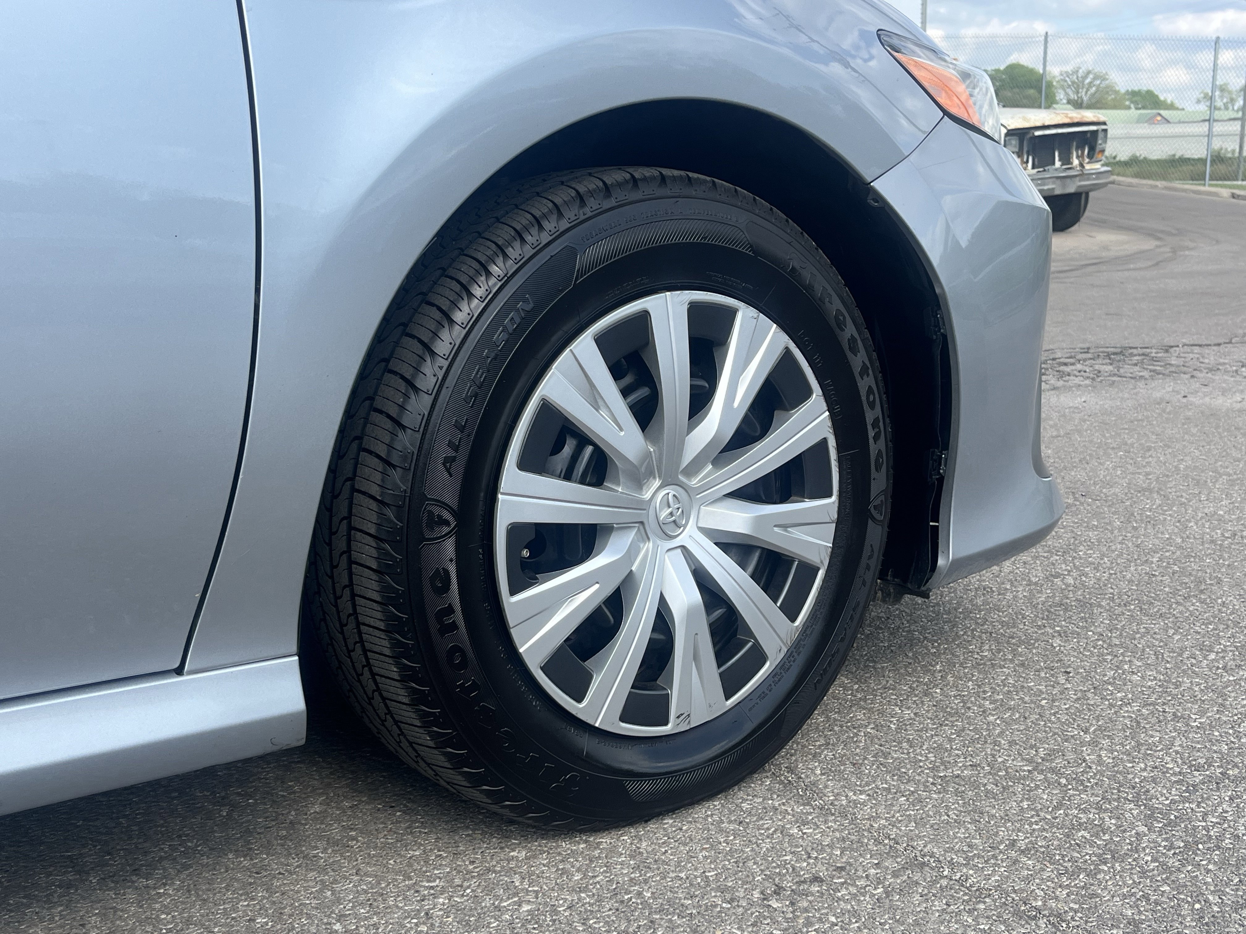 Used 2024 Toyota Camry LE FWD image 27