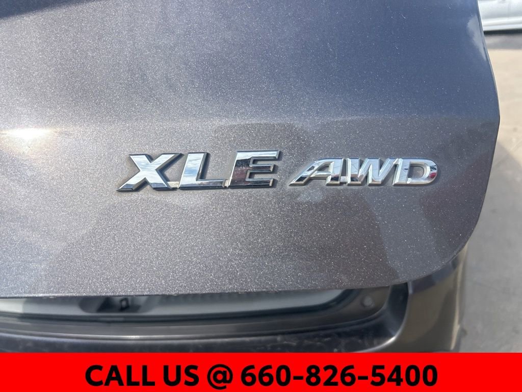 Used 2017 Toyota Highlander XLE image 12