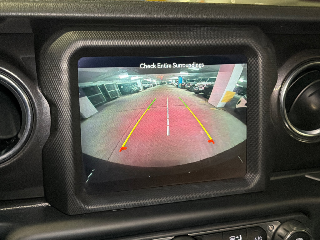 Used 2022 Jeep Wrangler Unlimited Sahara AWD/4WD image 26