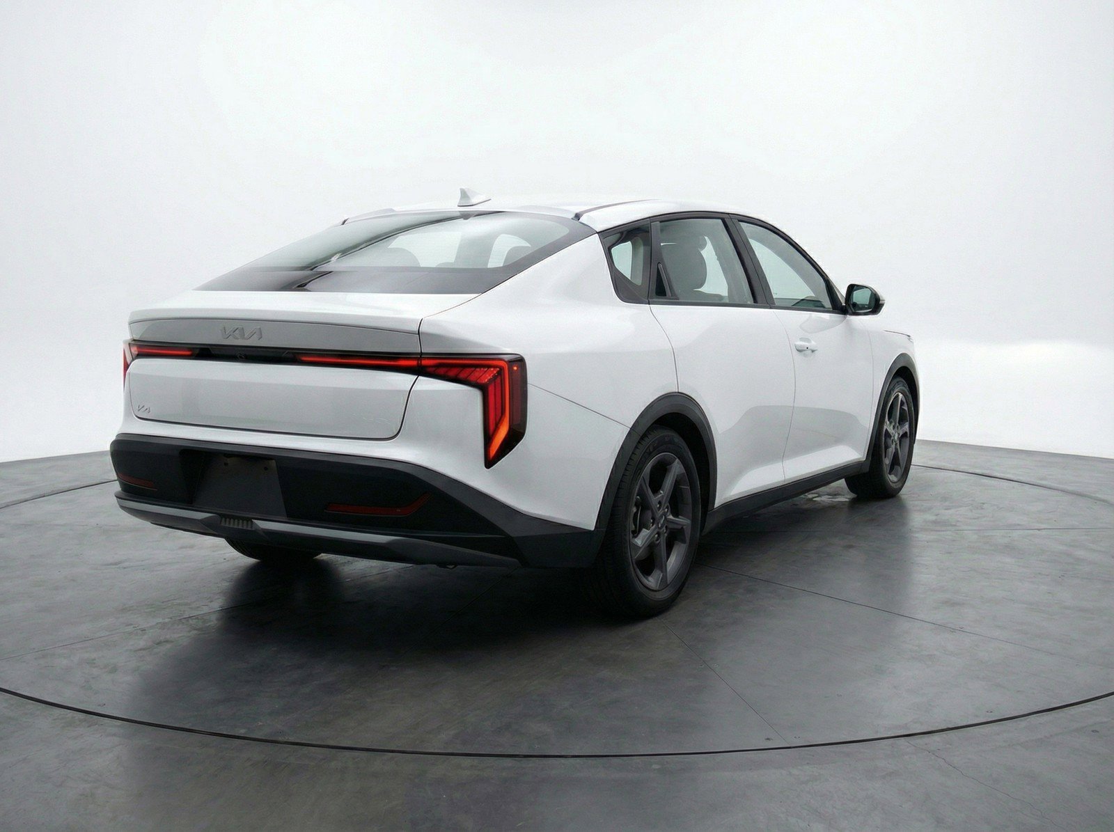 Used 2025 Kia K4 LXS FWD image 7
