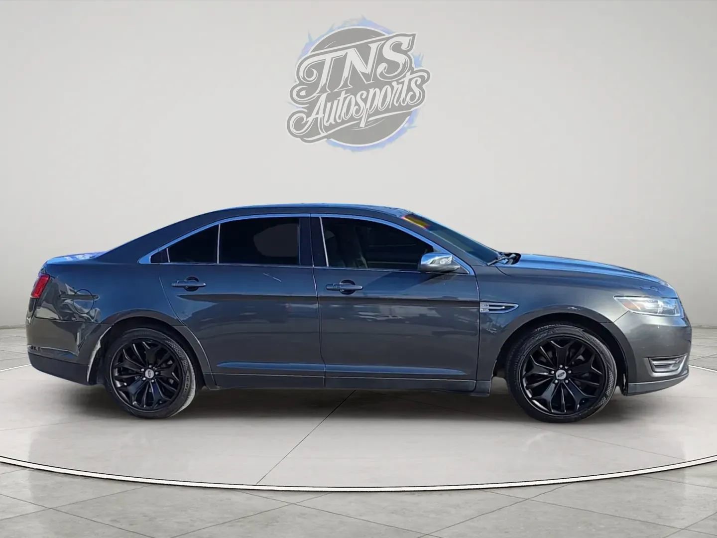 Used 2019 Ford Taurus Limited image 6