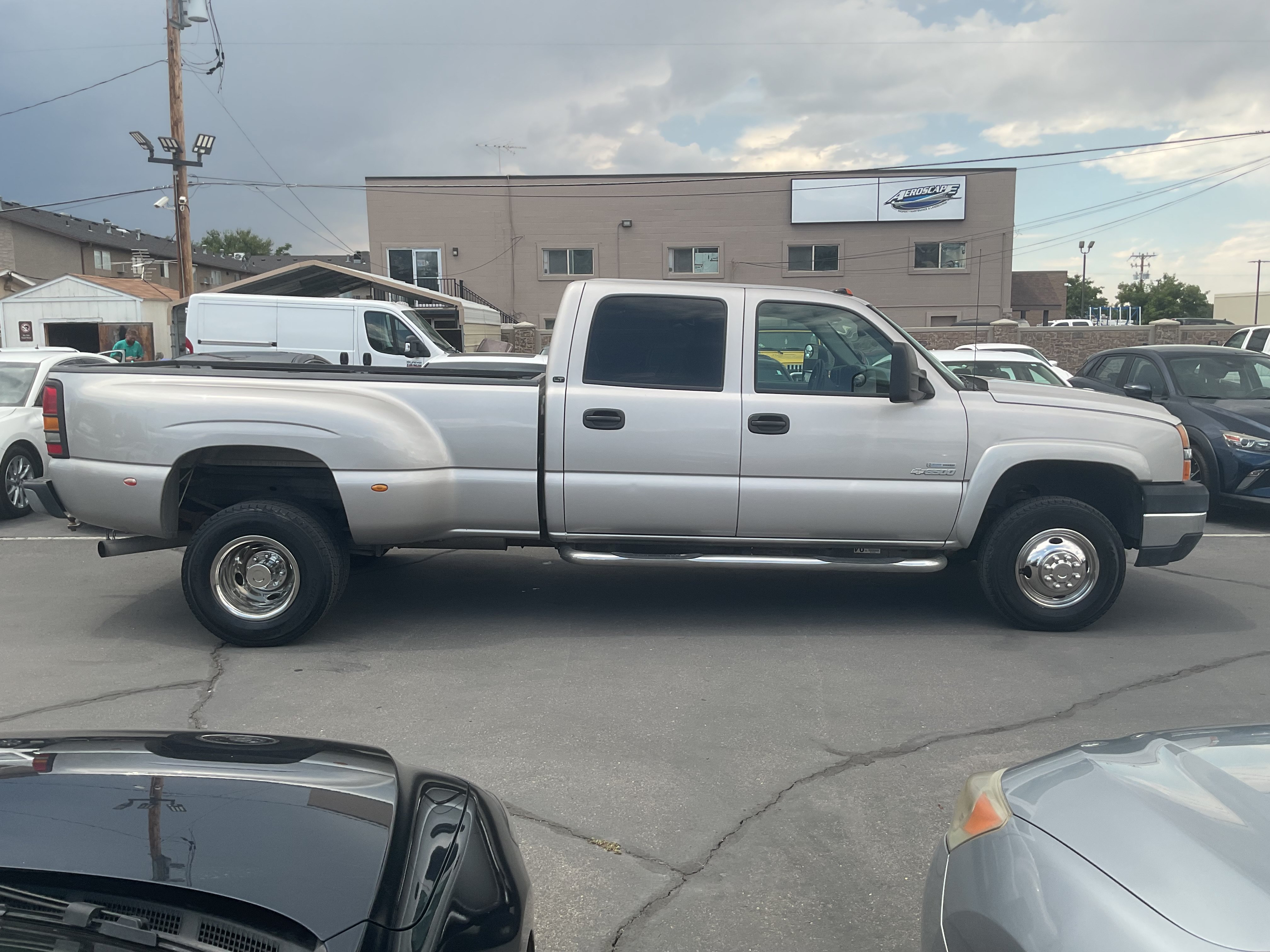 Used 2006 Chevrolet Silverado 3500 LT w/ Heavy-Duty Power Package RWD image 4