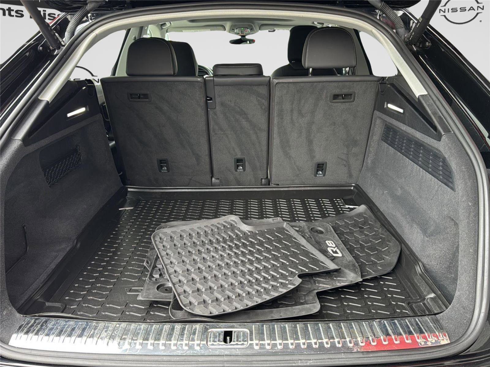 Used 2022 Audi Q8 Premium Plus w/ Premium Plus Package image 36