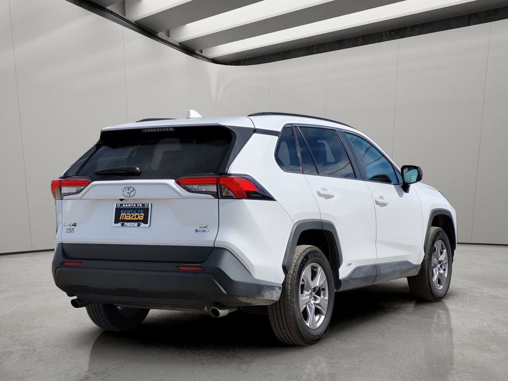 Used 2025 Toyota RAV4 LE AWD/4WD image 5