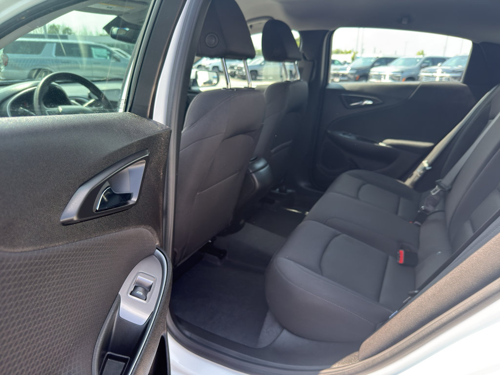 Used 2024 Chevrolet Malibu LS FWD image 28