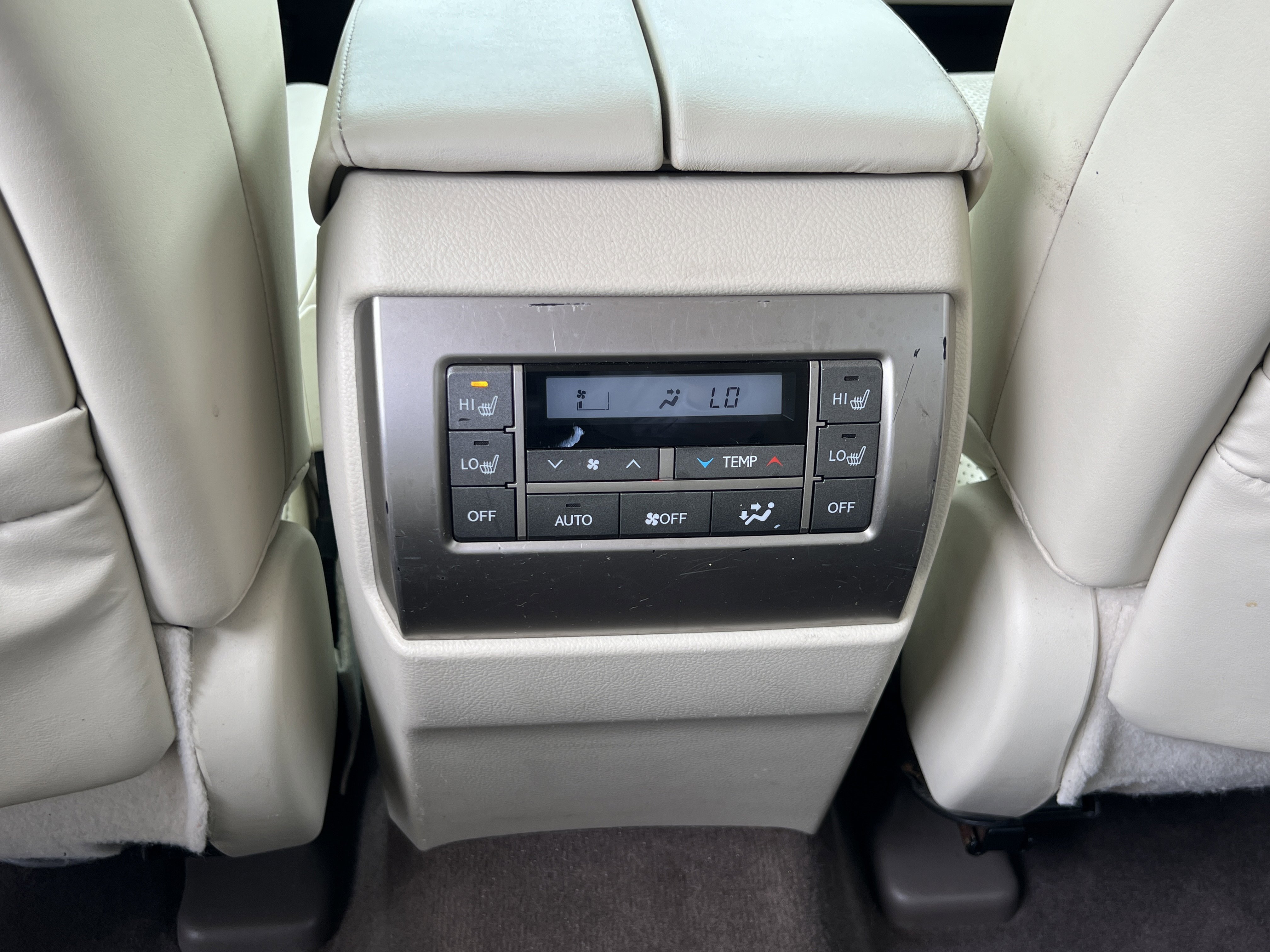 Used 2013 Lexus GX 460 w/ Comfort Plus Pkg image 25
