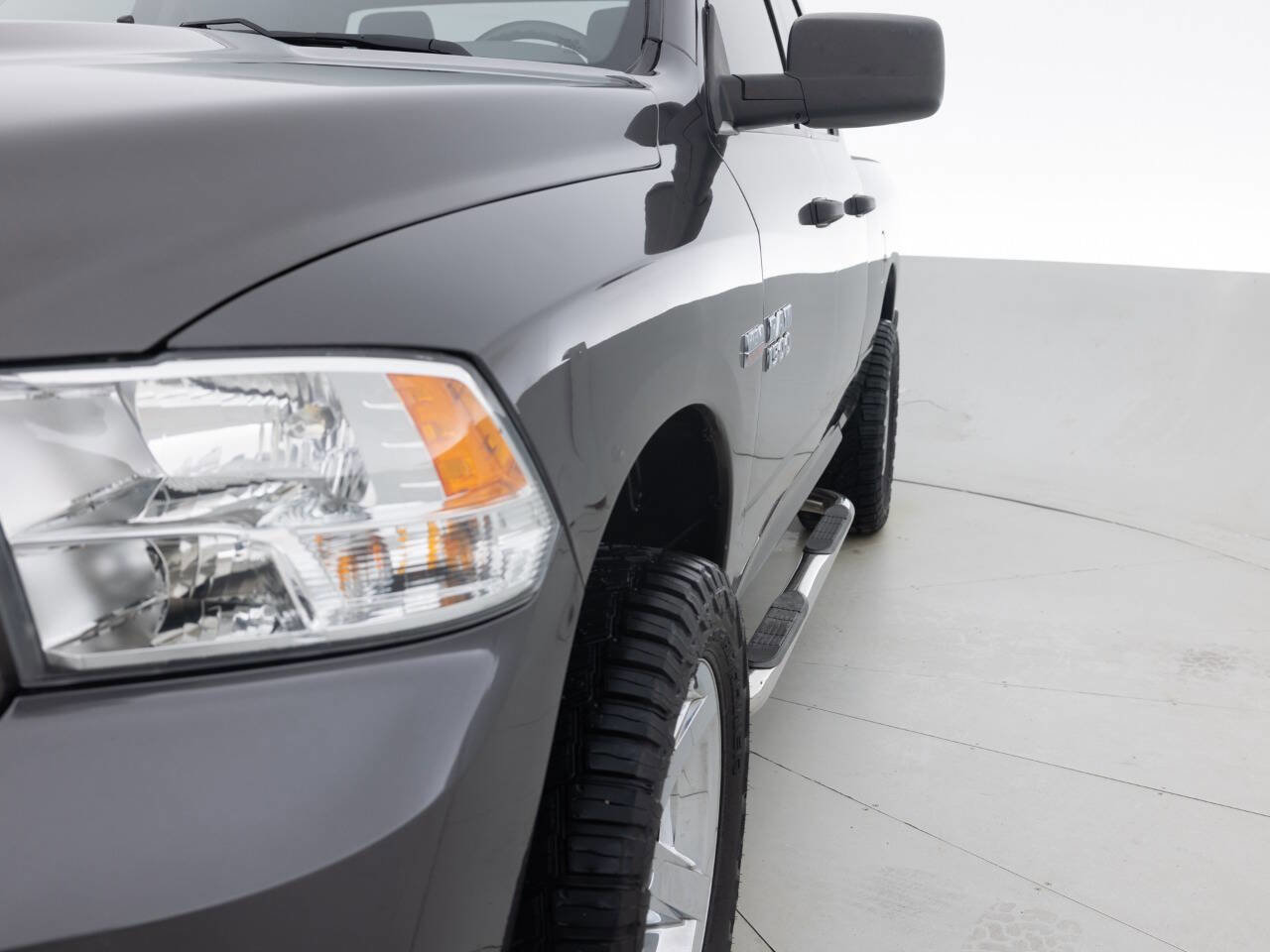 Used 2018 RAM 1500 Express w/ Express Value Package AWD/4WD image 12