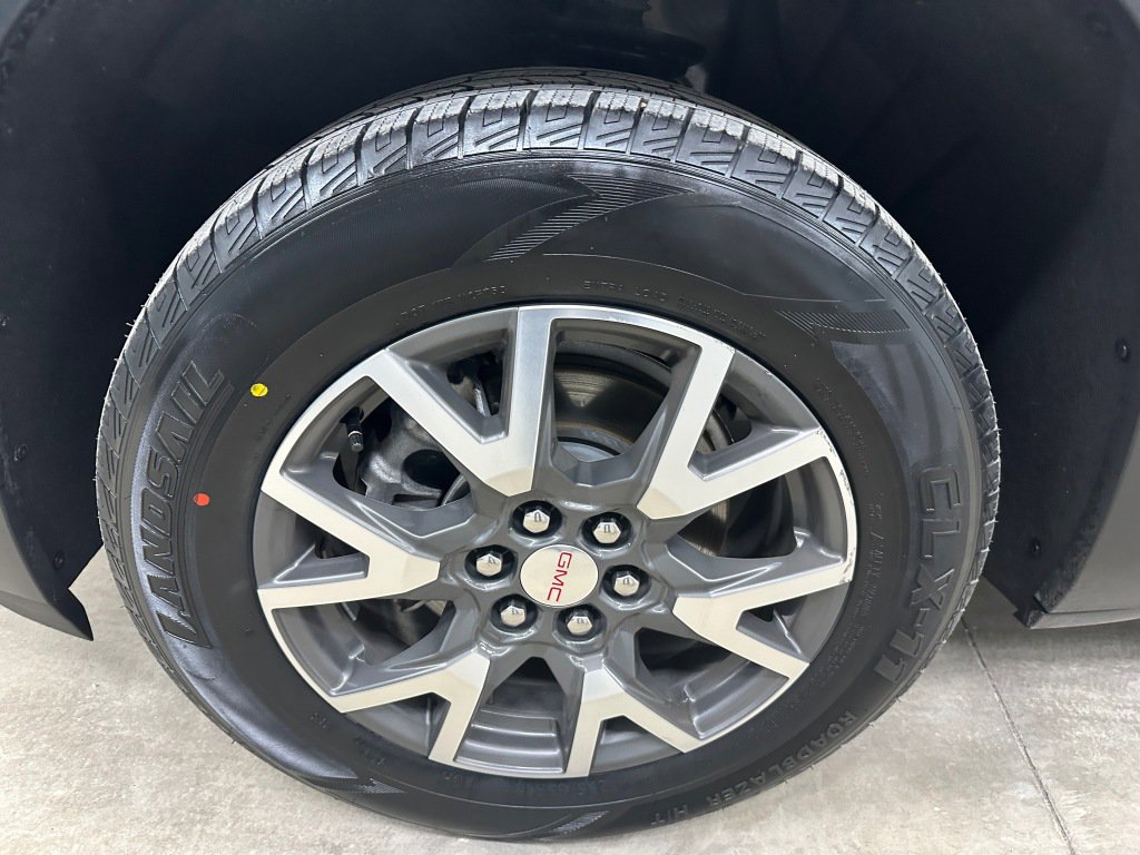 Certified 2023 GMC Acadia SLE w/ Driver Convenience Package image 38