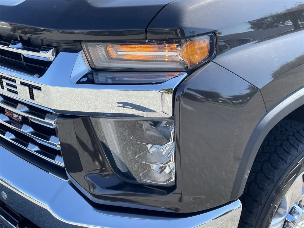 Used 2020 Chevrolet Silverado 2500 LTZ w/ LTZ Premium Package image 16