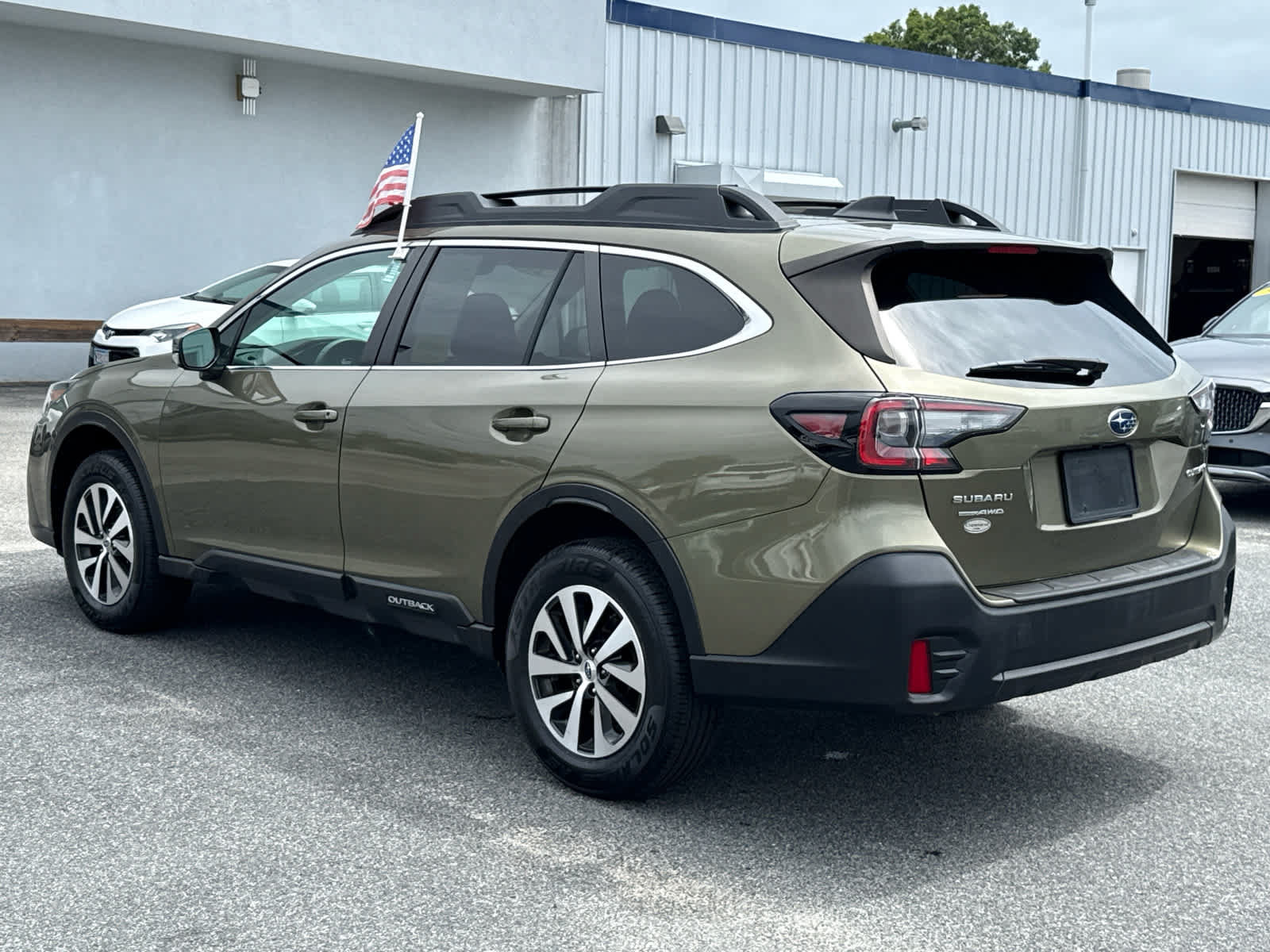 Used 2021 Subaru Outback Premium AWD/4WD image 5