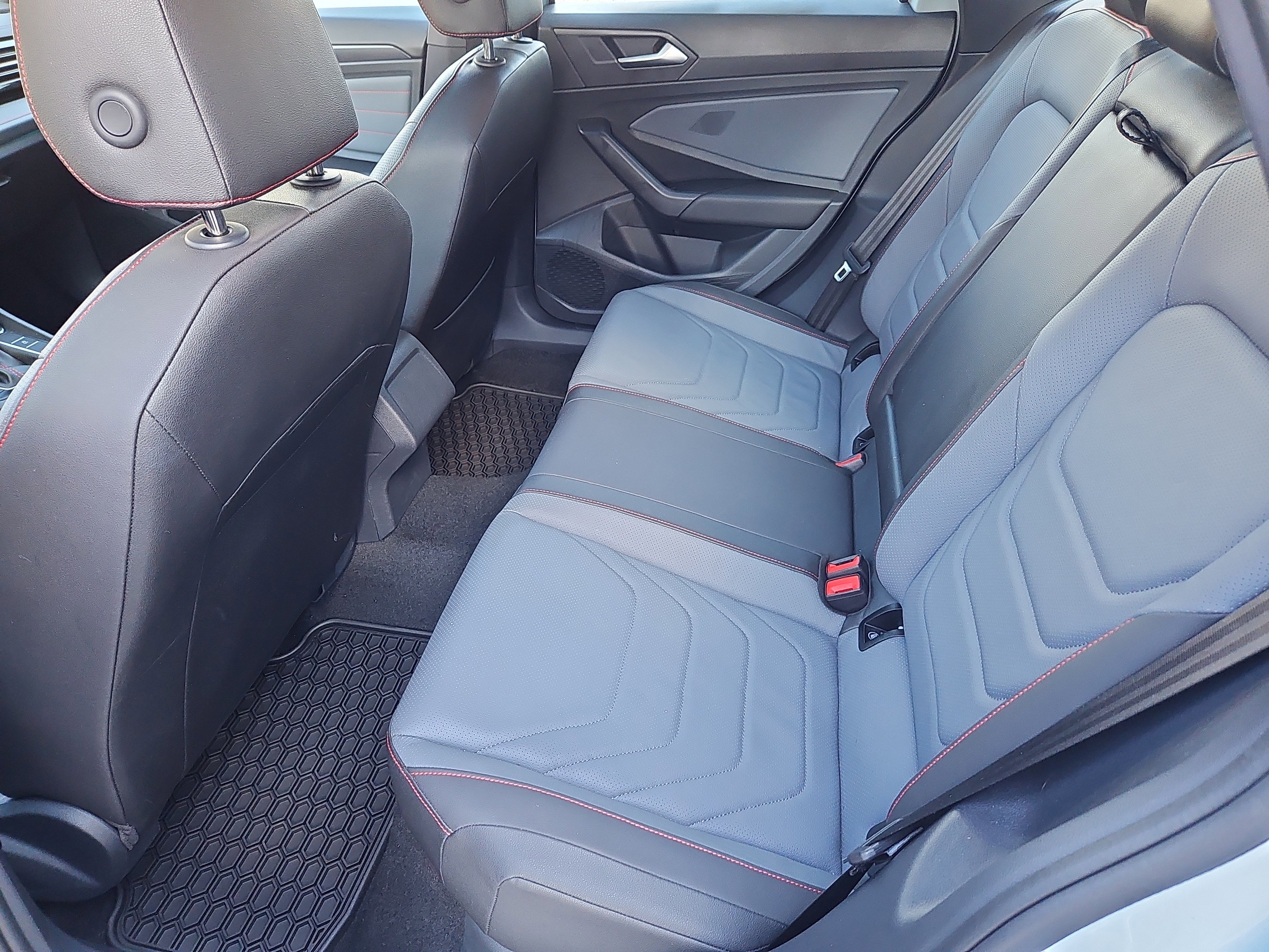 Certified 2025 Volkswagen Jetta GLI Autobahn image 31