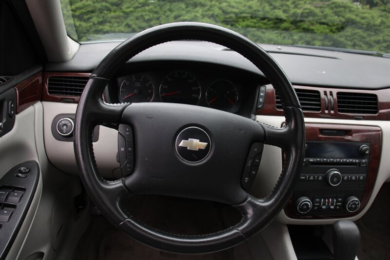 Used 2010 Chevrolet Impala LT w/ Luxury Edition Package FWD image 17