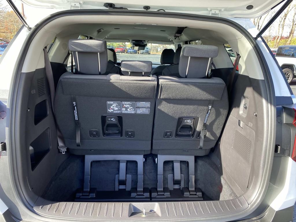 New 2026 Kia Carnival LX image 5