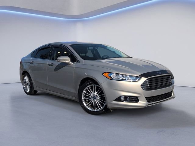 Used 2015 Ford Fusion SE w/ Equipment Group 202A FWD image 2