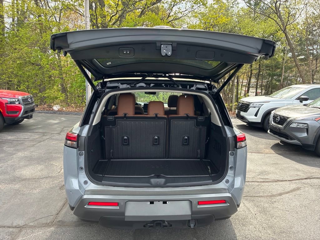 New 2026 Nissan Pathfinder Platinum AWD/4WD image 13
