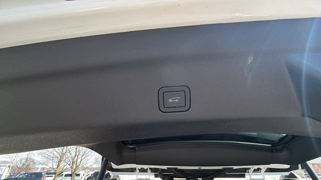 Certified 2025 GMC Yukon XL Denali AWD/4WD image 13