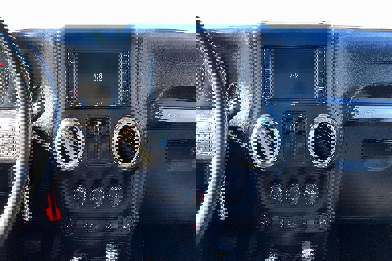 Used 2018 Jeep Wrangler Sahara w/ Connectivity Group image 6