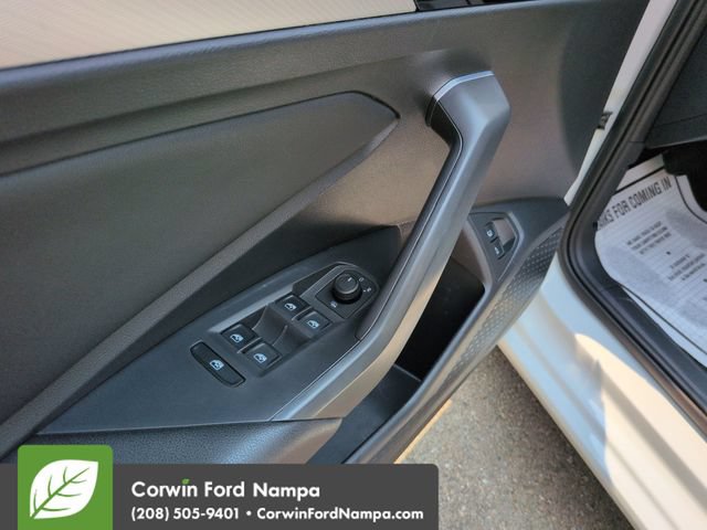 Used 2020 Volkswagen Jetta R-Line FWD image 11