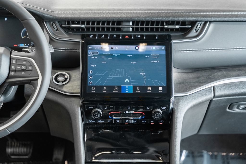 Certified 2023 Jeep Grand Cherokee Limited AWD/4WD image 24
