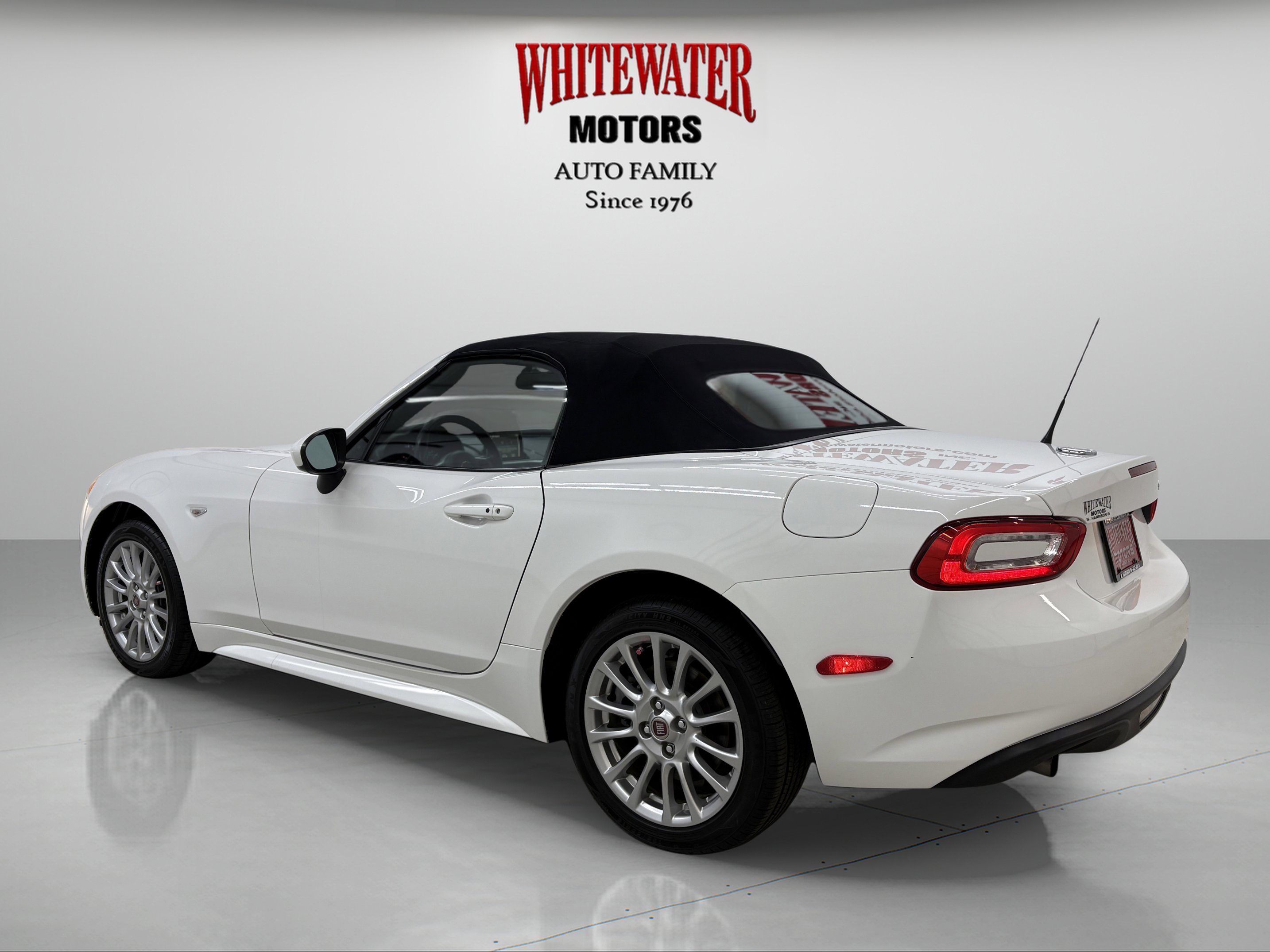 Used 2018 FIAT 124 Spider Classica w/ Technology Group image 4