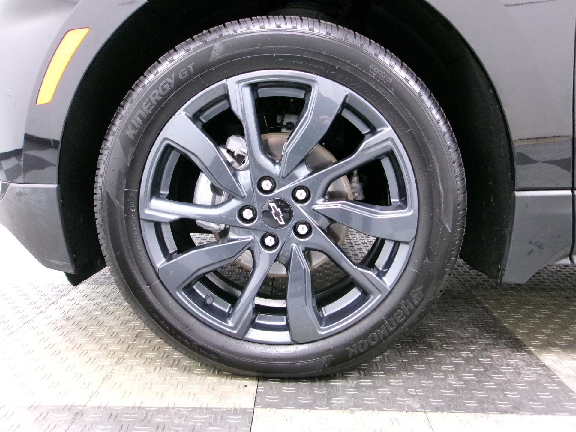 Certified 2022 Chevrolet Equinox RS w/ RS Leather Package image 17