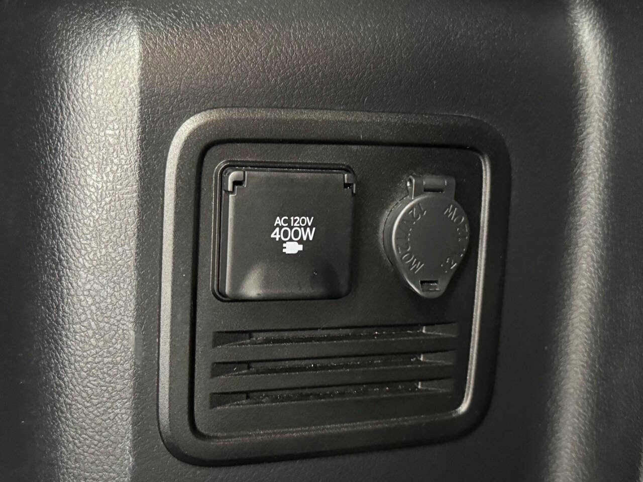 Used 2024 Toyota 4Runner TRD Off-Road image 15