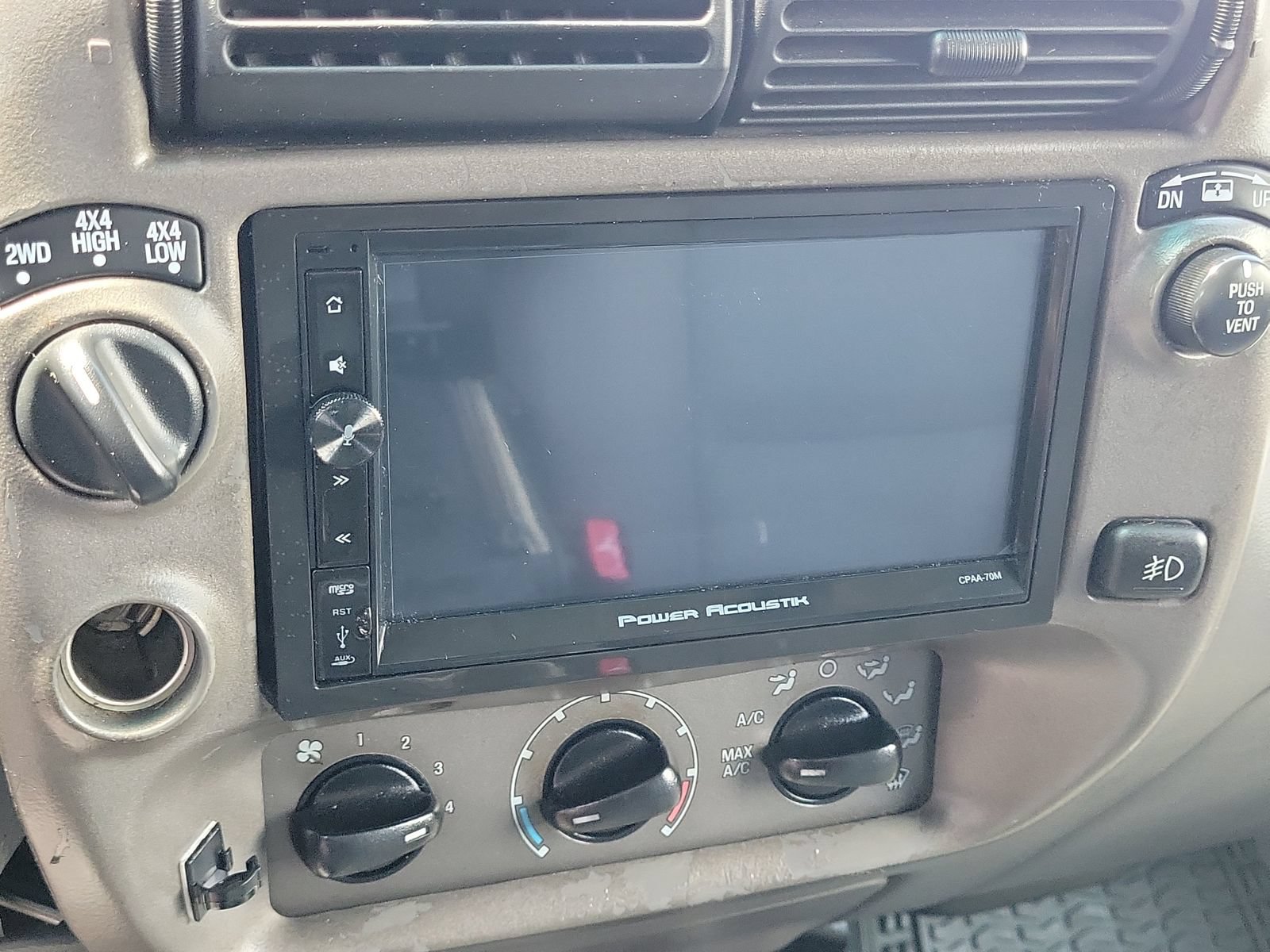 Used 2001 Ford Explorer Sport Trac 4x4 image 25