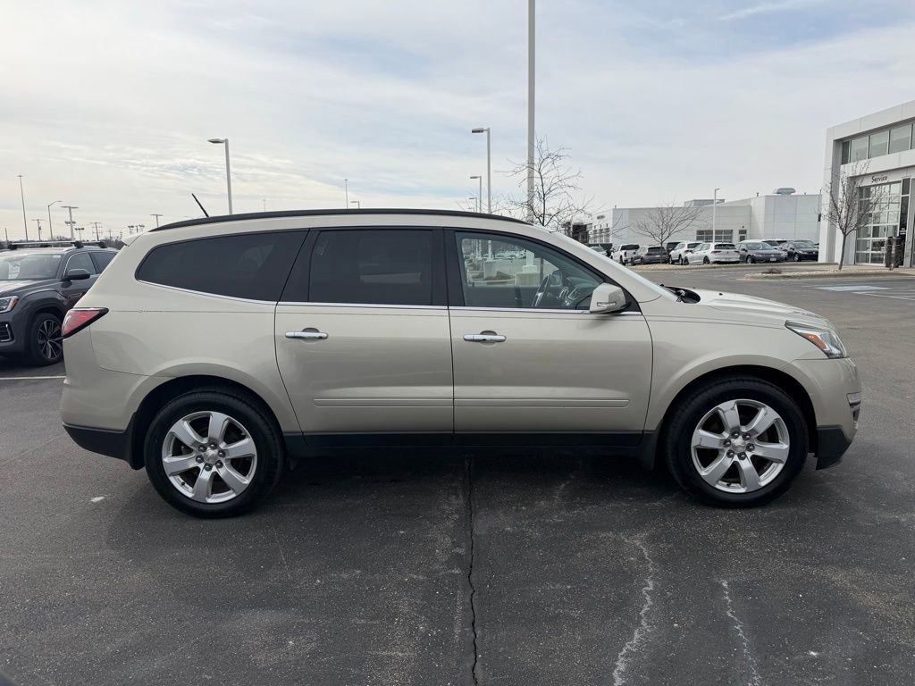 Used 2016 Chevrolet Traverse LT w/ Style and Technology Package image 7