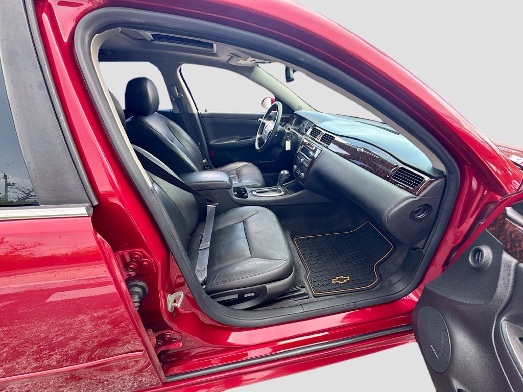 Used 2013 Chevrolet Impala LTZ FWD image 26