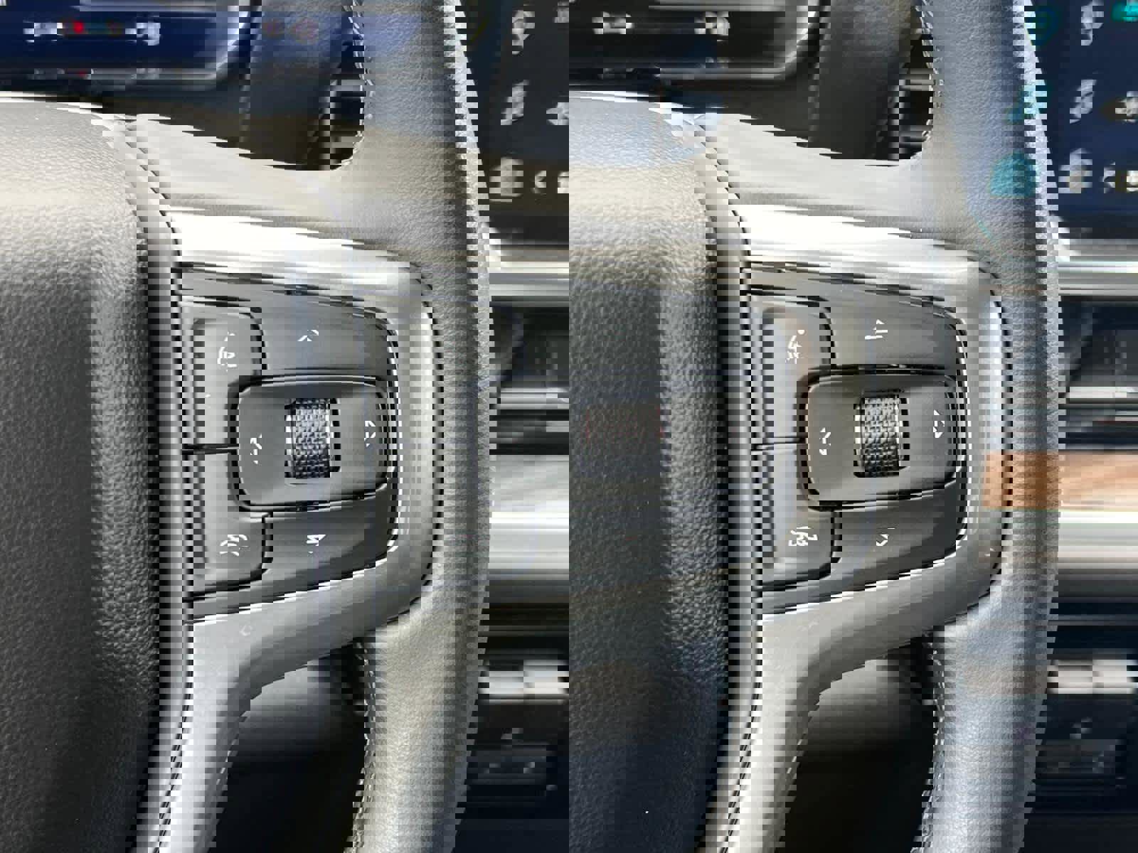 Certified 2025 Chevrolet Silverado 1500 LT image 19