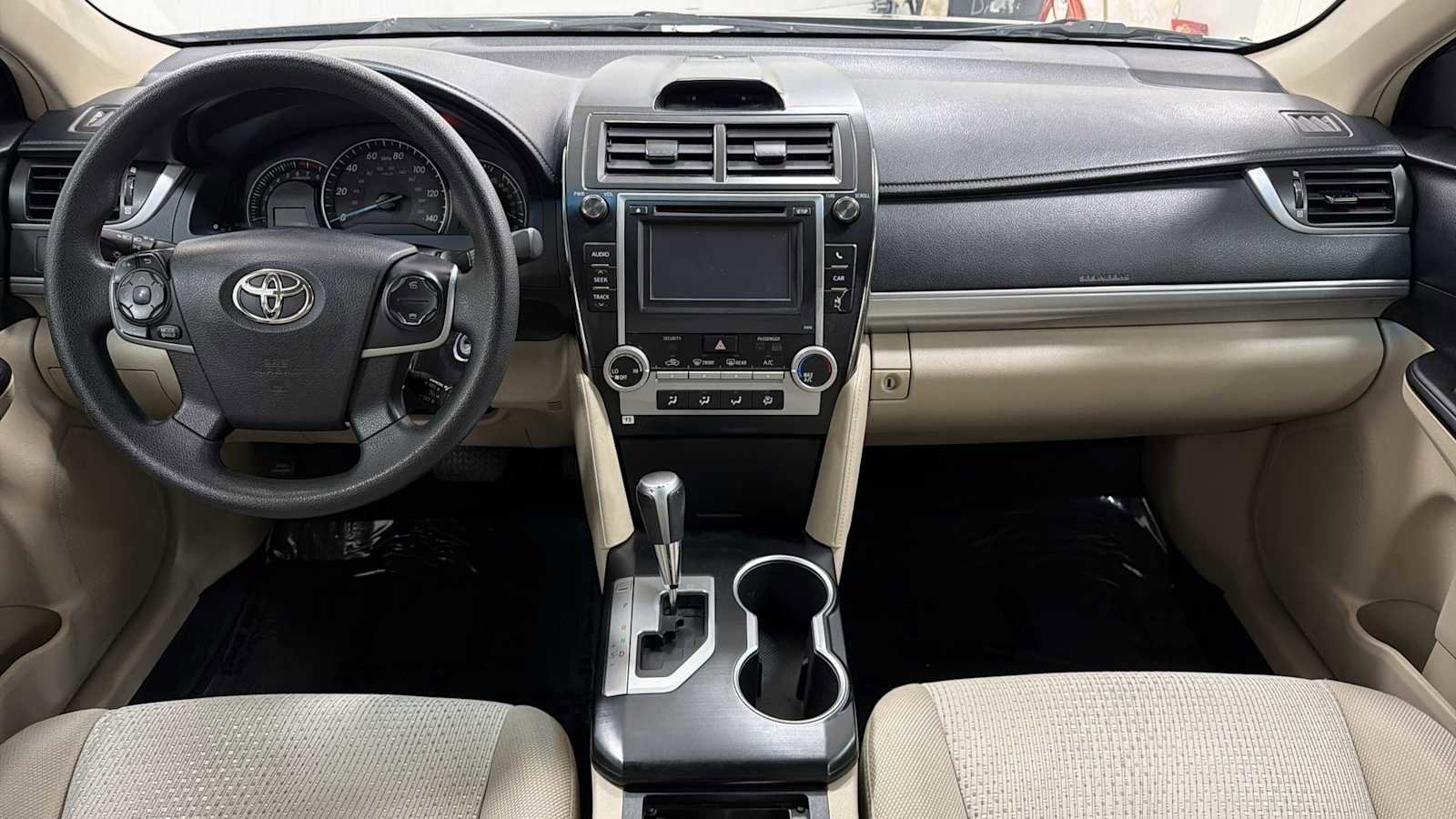 Used 2014 Toyota Camry LE FWD image 24