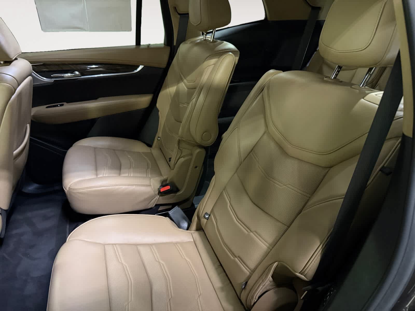 Used 2020 Cadillac XT6 Premium Luxury w/ Platinum Package FWD image 20
