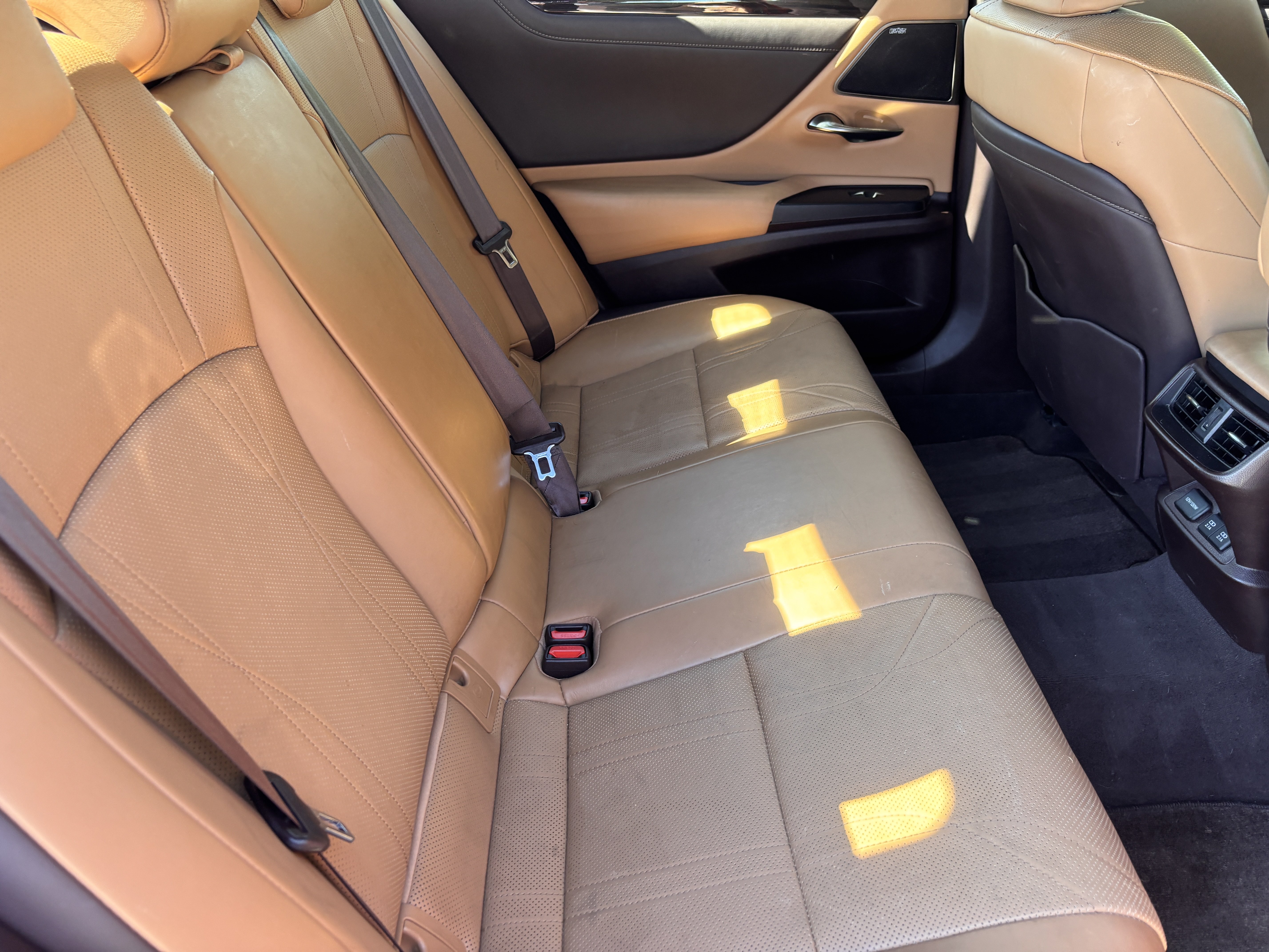 Used 2019 Lexus ES 300h Ultra Luxury FWD image 34