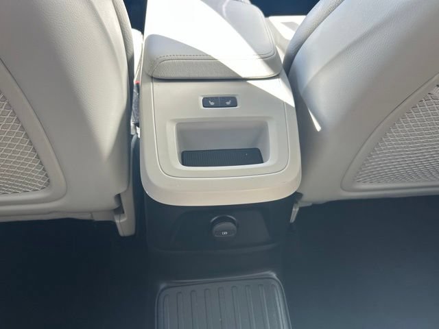 Certified 2024 Volvo XC60 T8 Core w/ Climate Package AWD/4WD image 16