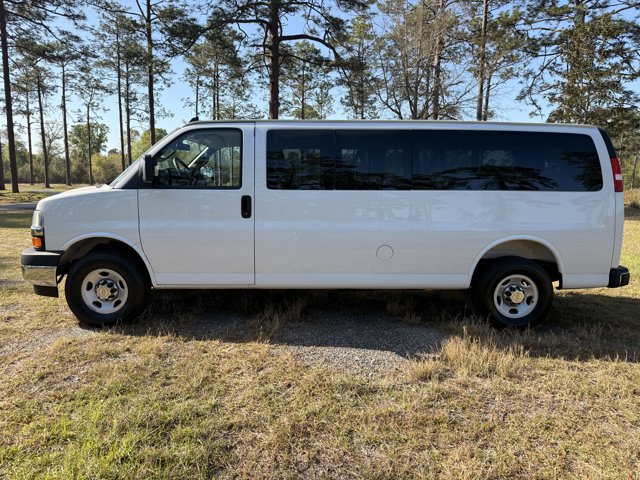 Used 2025 Chevrolet Express 3500 LT w/ LT Preferred Equipment Group RWD image 2