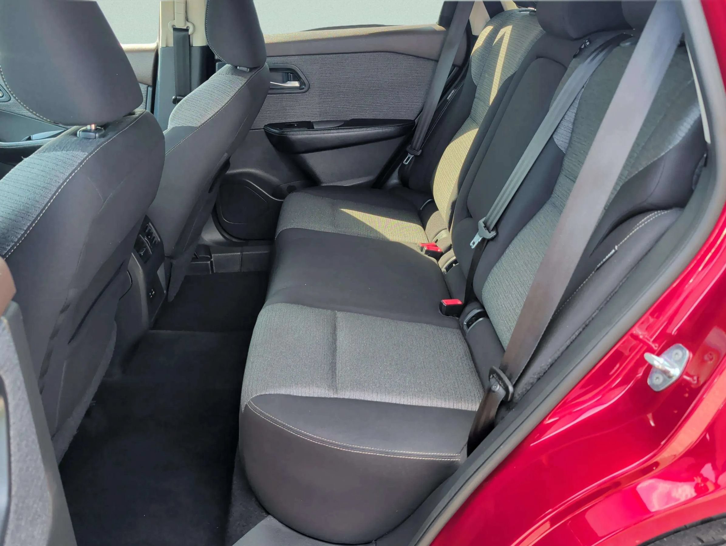 Used 2022 Nissan Rogue SV FWD image 31