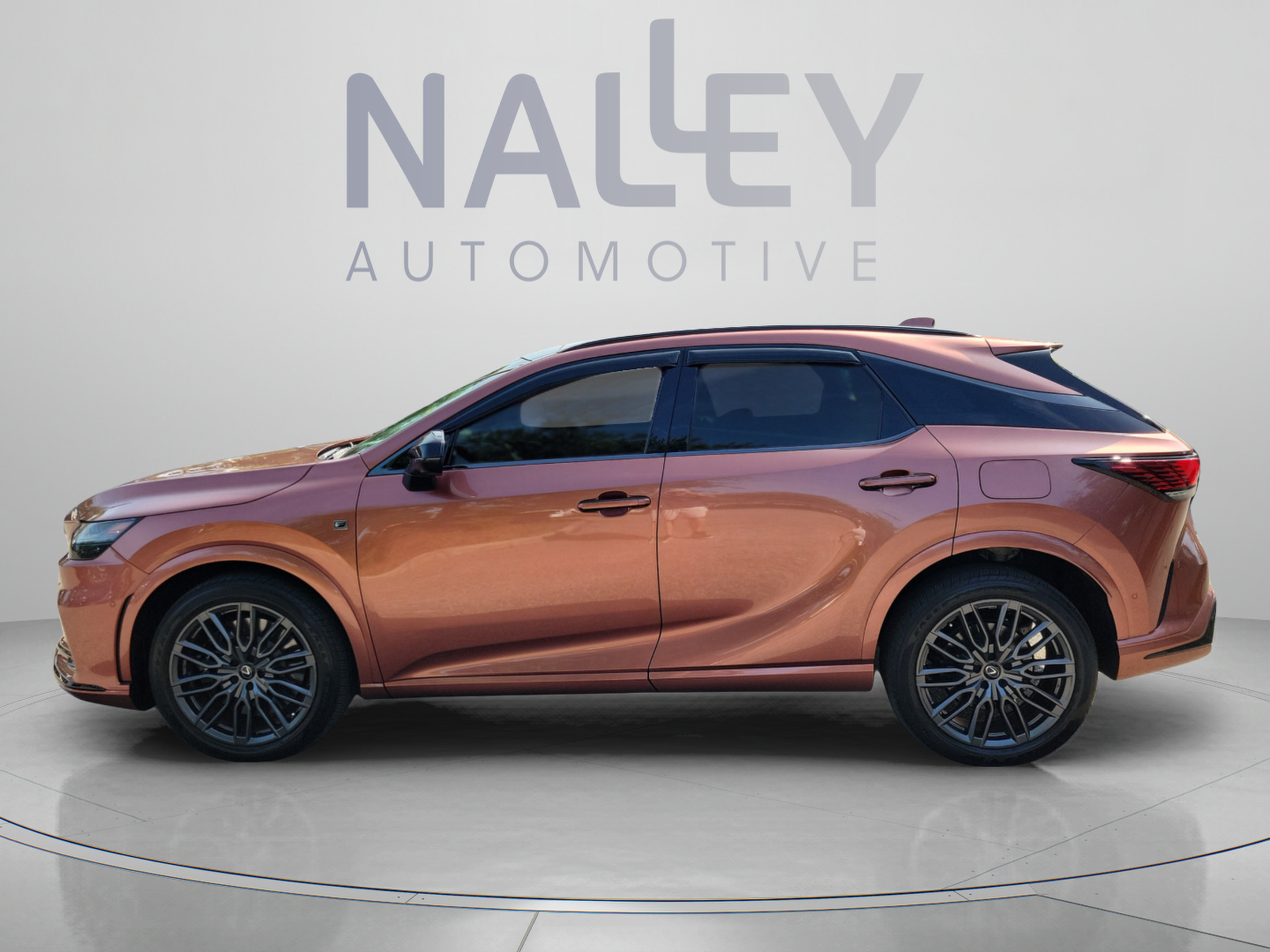 Used 2023 Lexus RX 500h F Sport w/ Accessory Package (Z1) AWD/4WD image 2