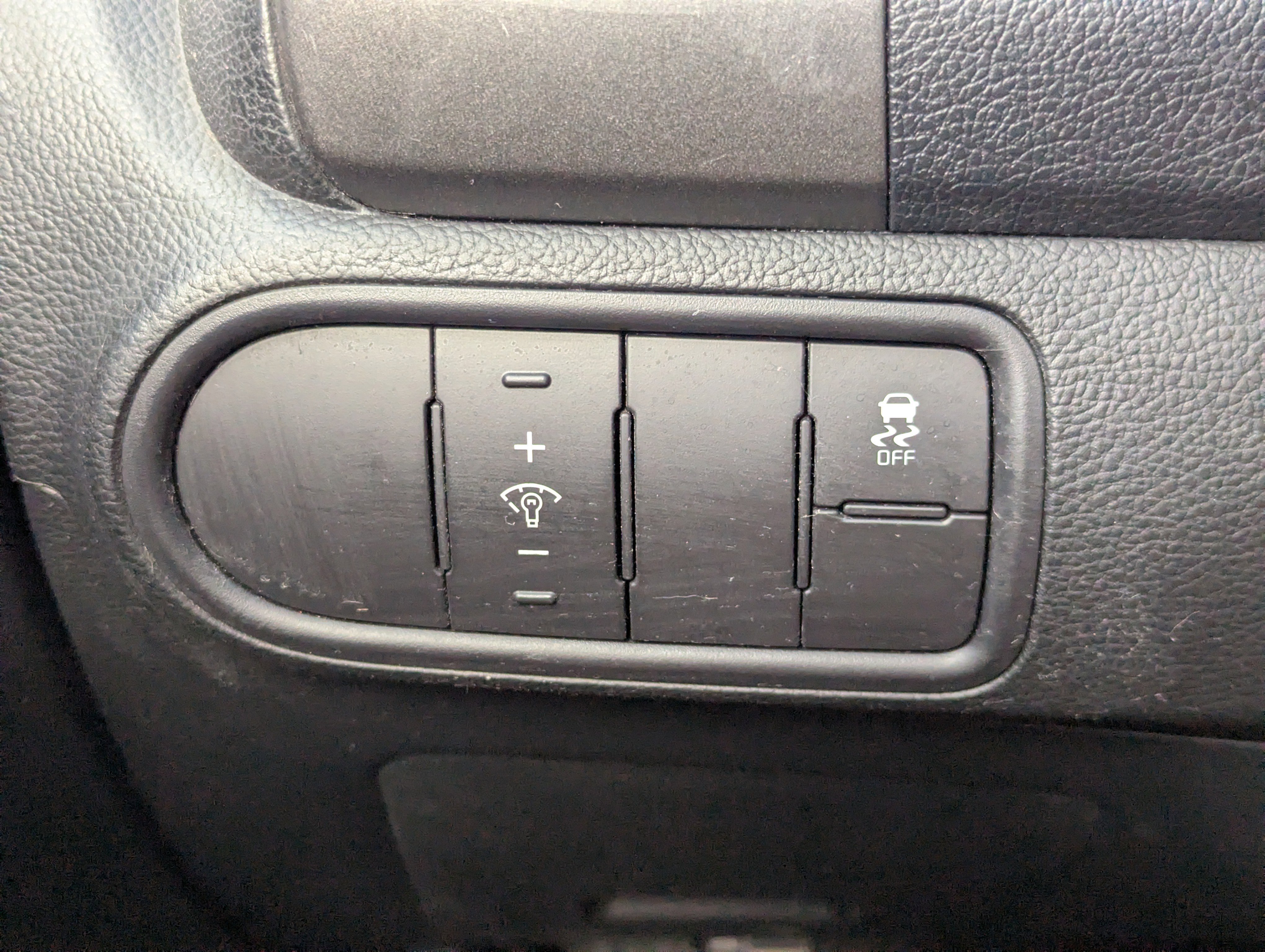 Used 2017 Kia Forte LX w/ LX Popular Package image 28