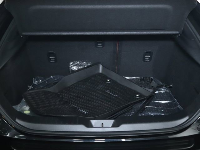 Used 2025 MAZDA MAZDA3 Hatchback w/Premium Plus Pkg image 36