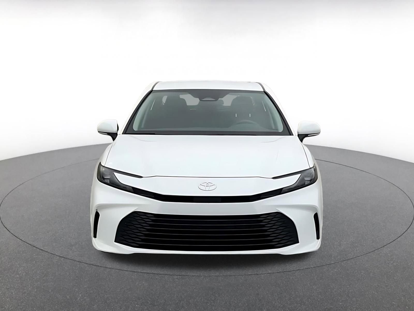 Used 2025 Toyota Camry LE image 4