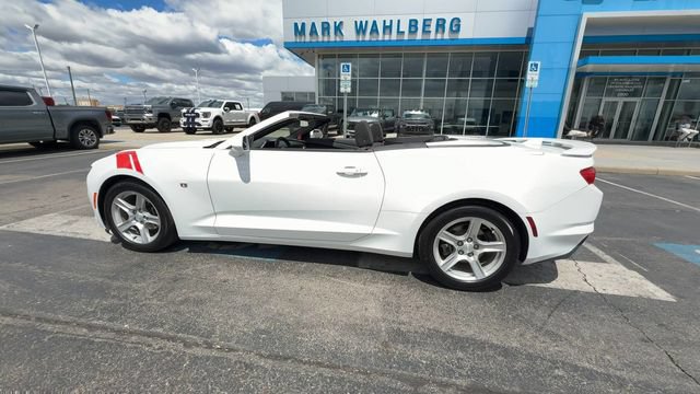 Used 2023 Chevrolet Camaro LT w/ Technology Package RWD image 5