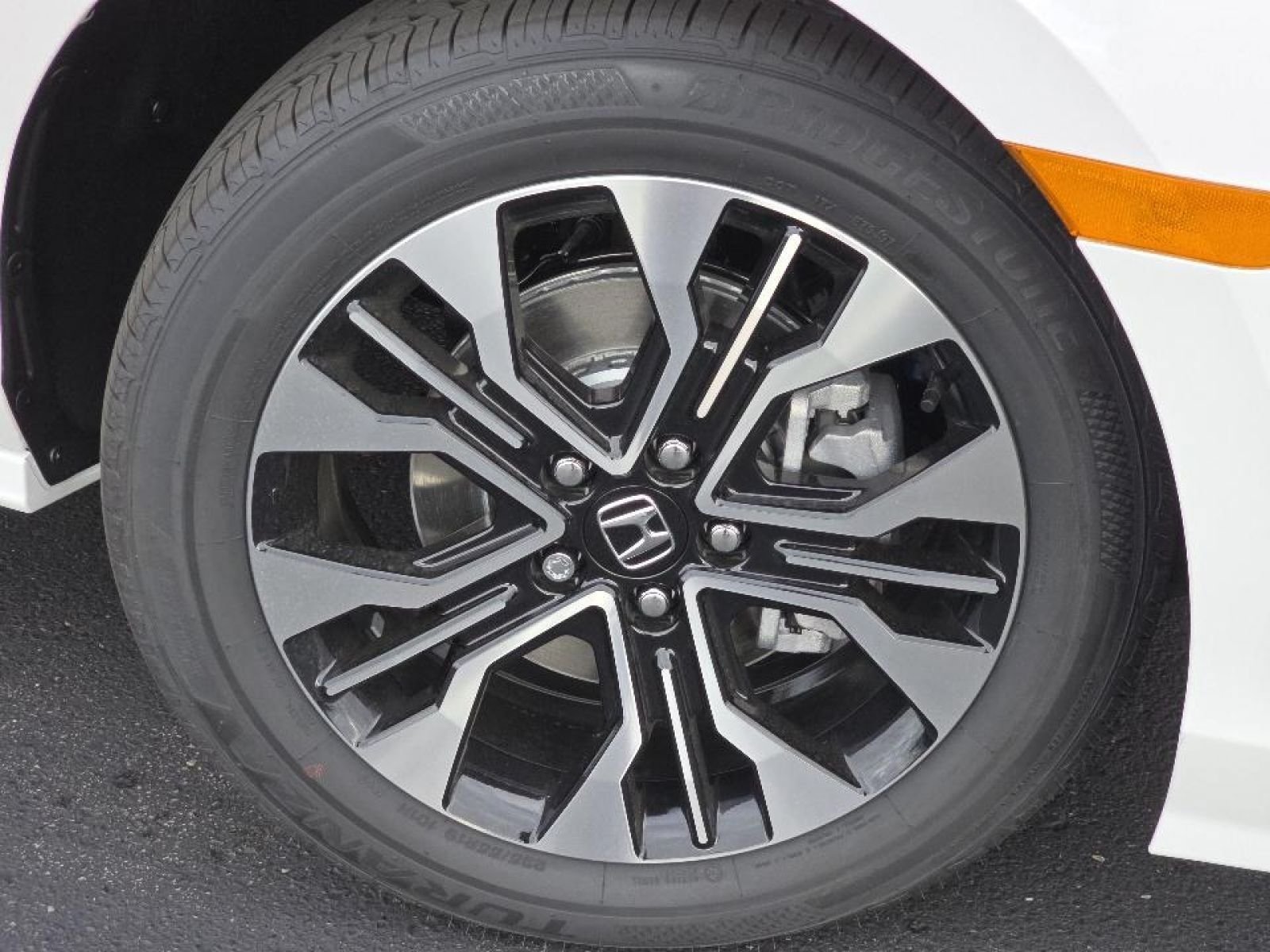 New 2026 Honda Odyssey Elite image 2