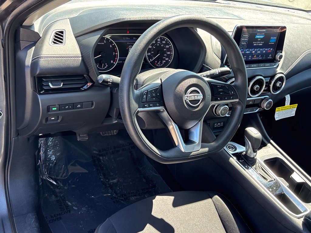 Used 2025 Nissan Sentra SV FWD image 9