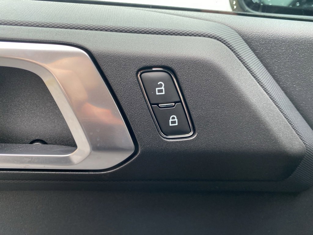 New 2025 Ford Bronco 4-Door image 17