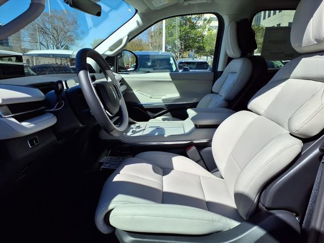 New 2026 Lincoln Navigator Premiere image 7