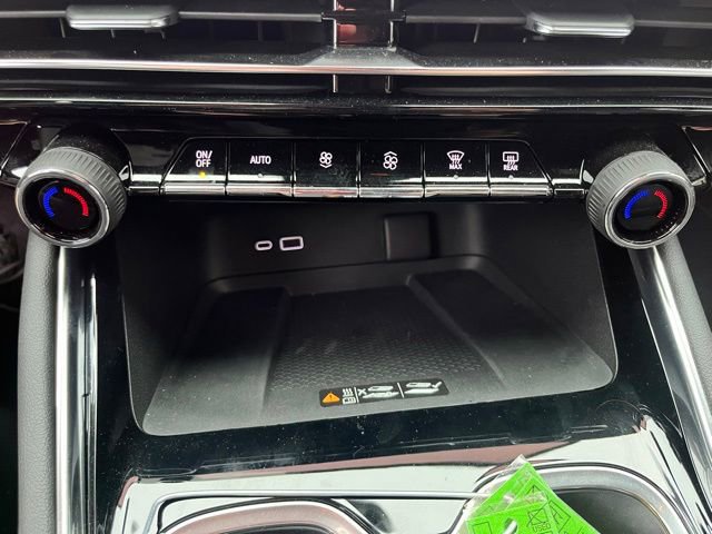 Used 2024 Chevrolet Traverse RS image 42