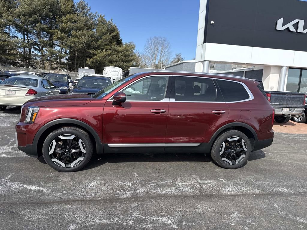 Used 2023 Kia Telluride S w/ S Sunroof Package image 2