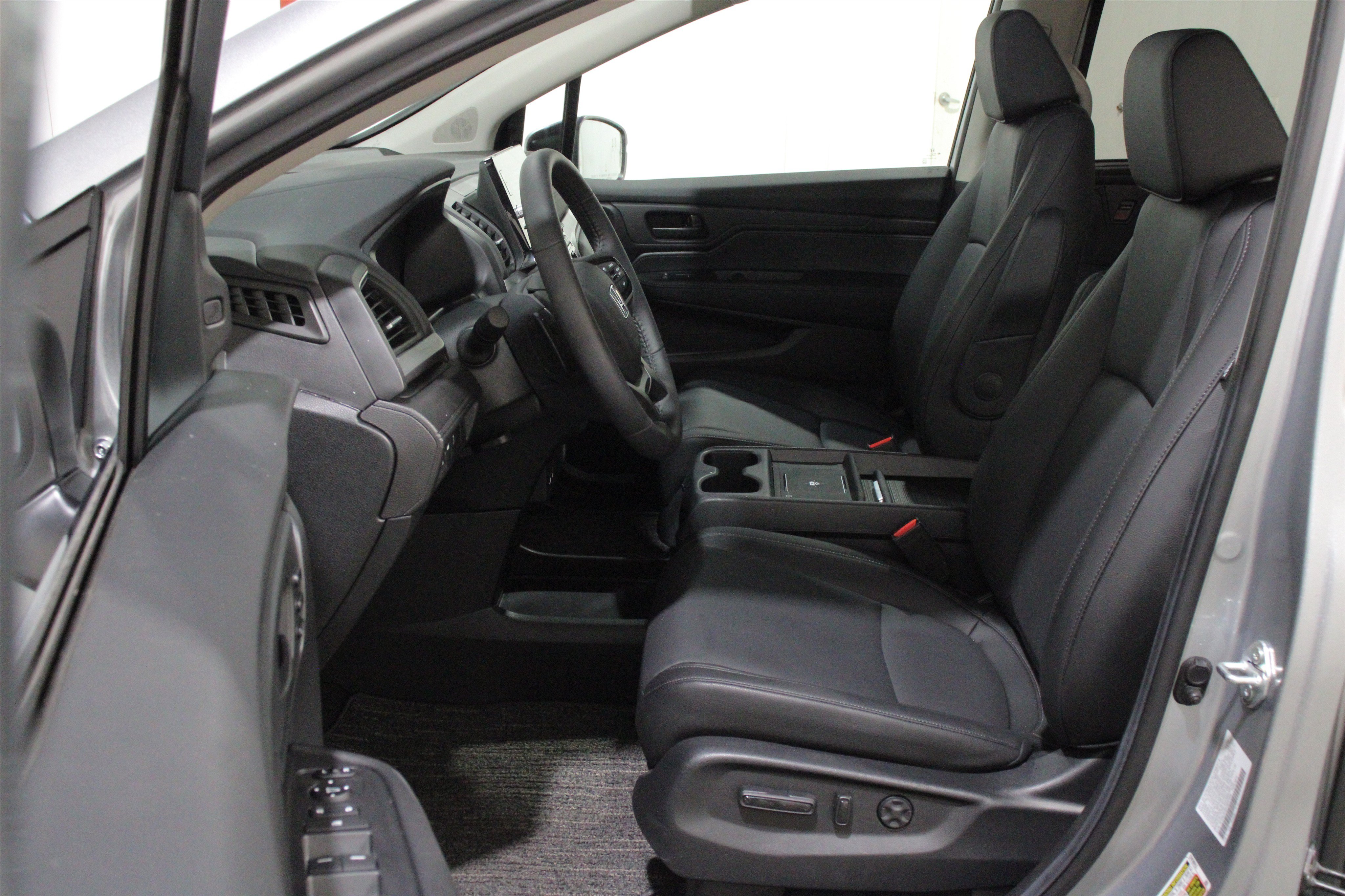 Used 2026 Honda Odyssey EX-L image 3