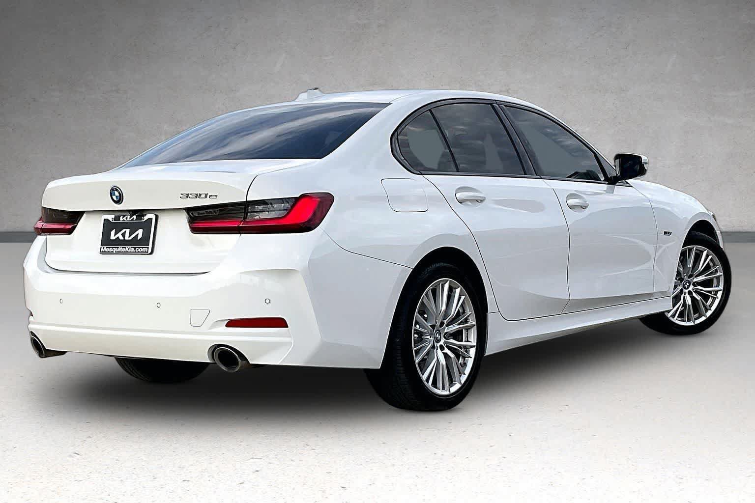 Used 2023 BMW 330e RWD image 21
